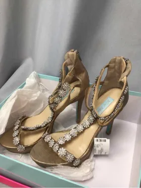 BETSEY JOHNSON SIZE 8 Ladies SHOES