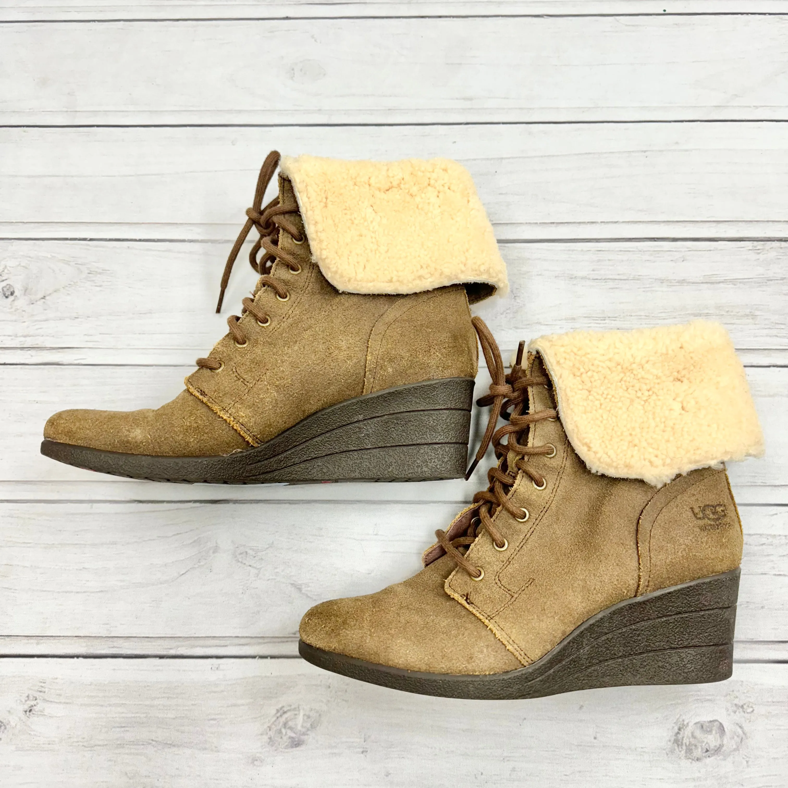Boots Ankle Flats By Ugg  Size: 7.5