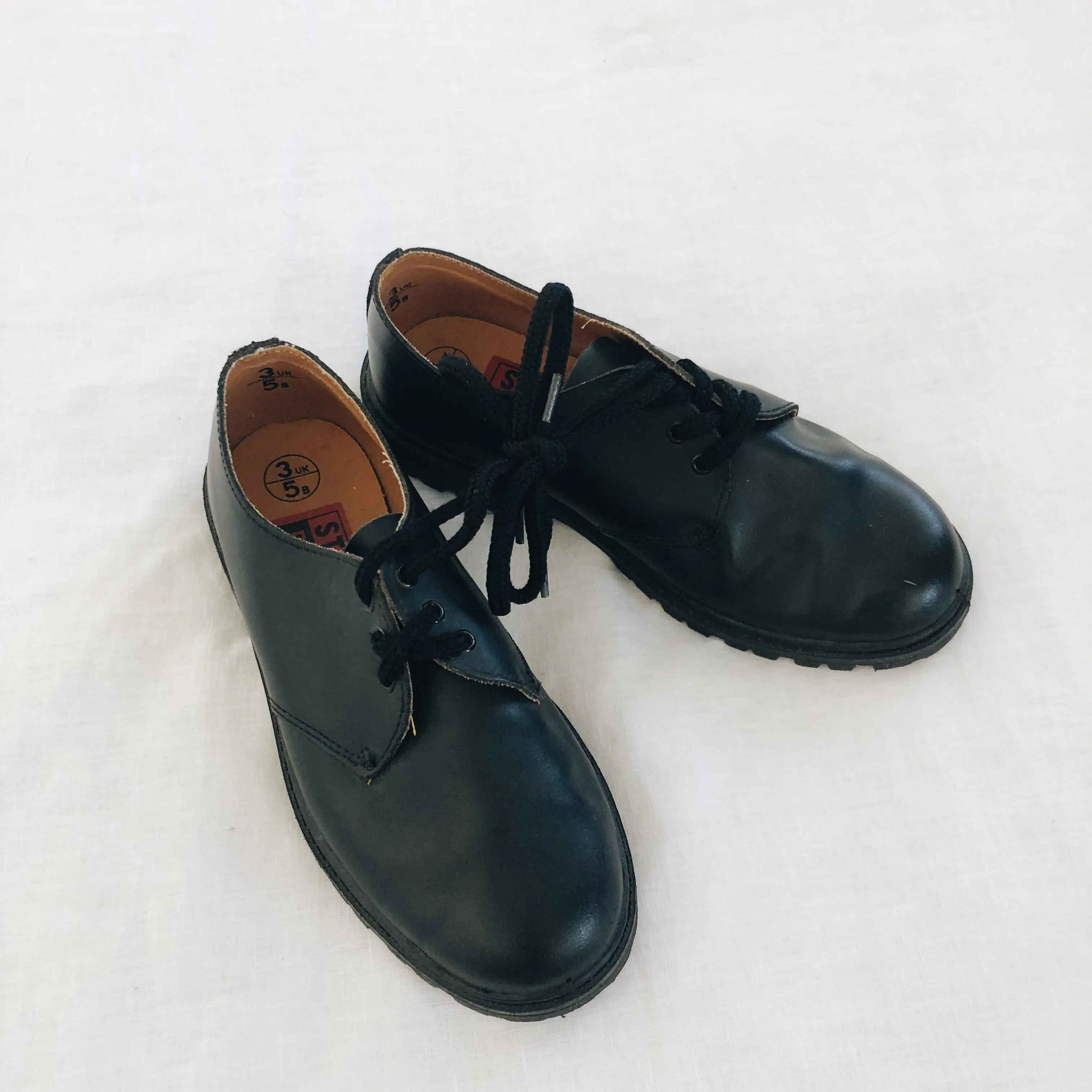 Grosby Leather Shoes