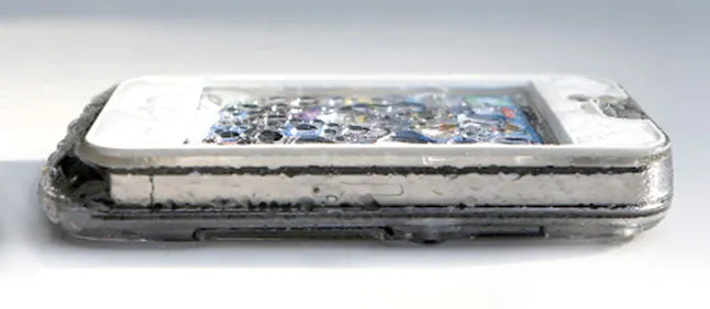 iPhone 4/4S Waterproof Case - White