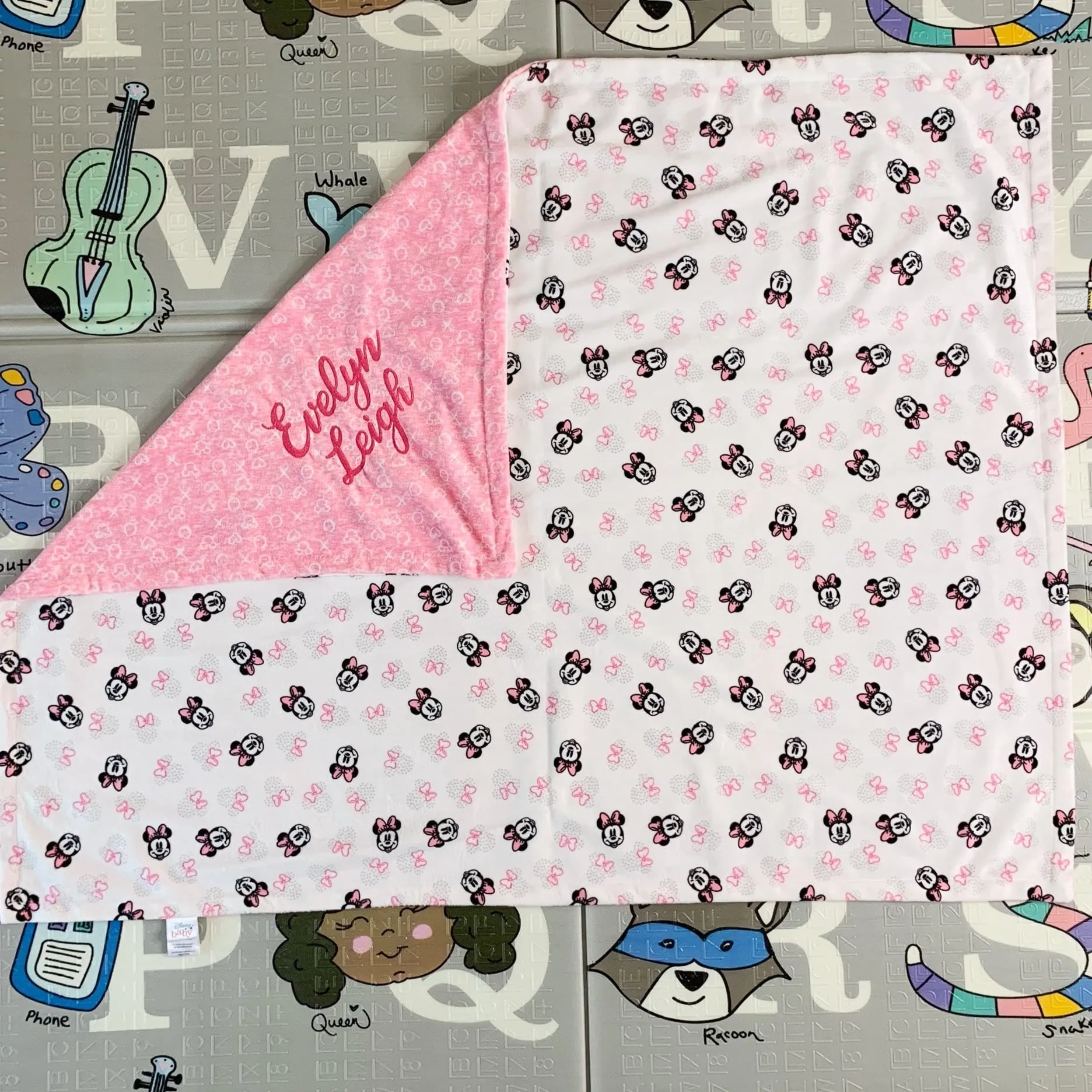 Personalized Disney Baby Blanket - Minnie Mouse